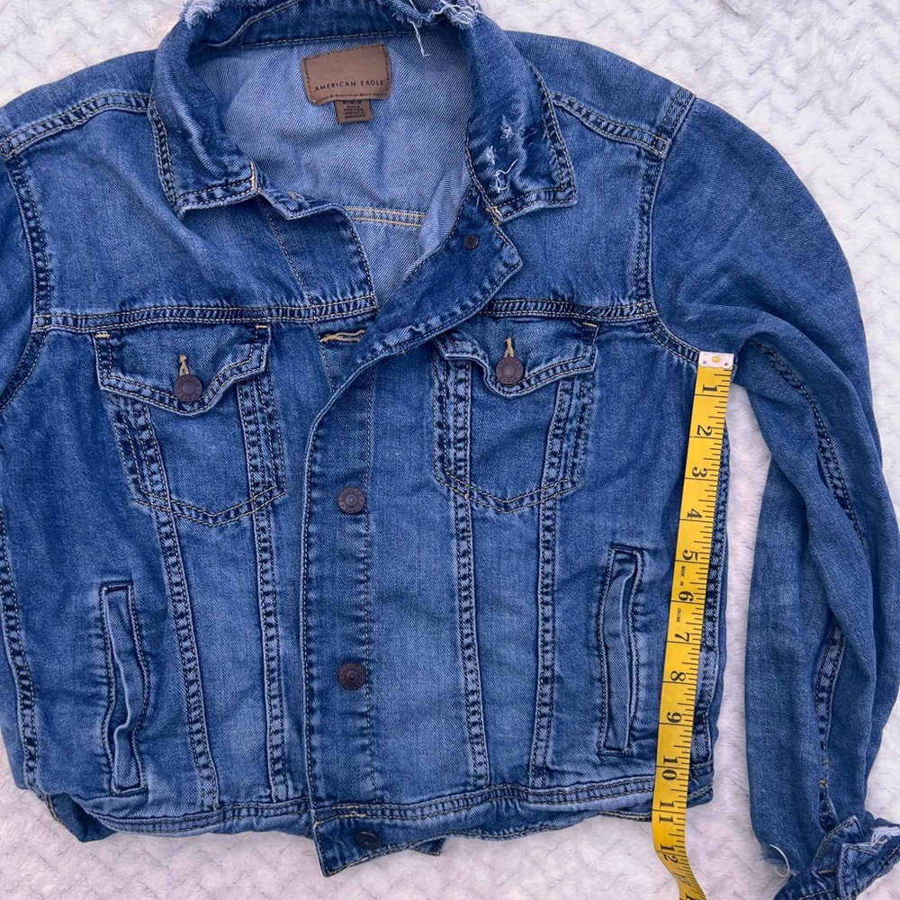 AEO Y2K Distressed Denim Women’s Medium Blue Jean Summer Jacket Normcore - Picture 9 of 11